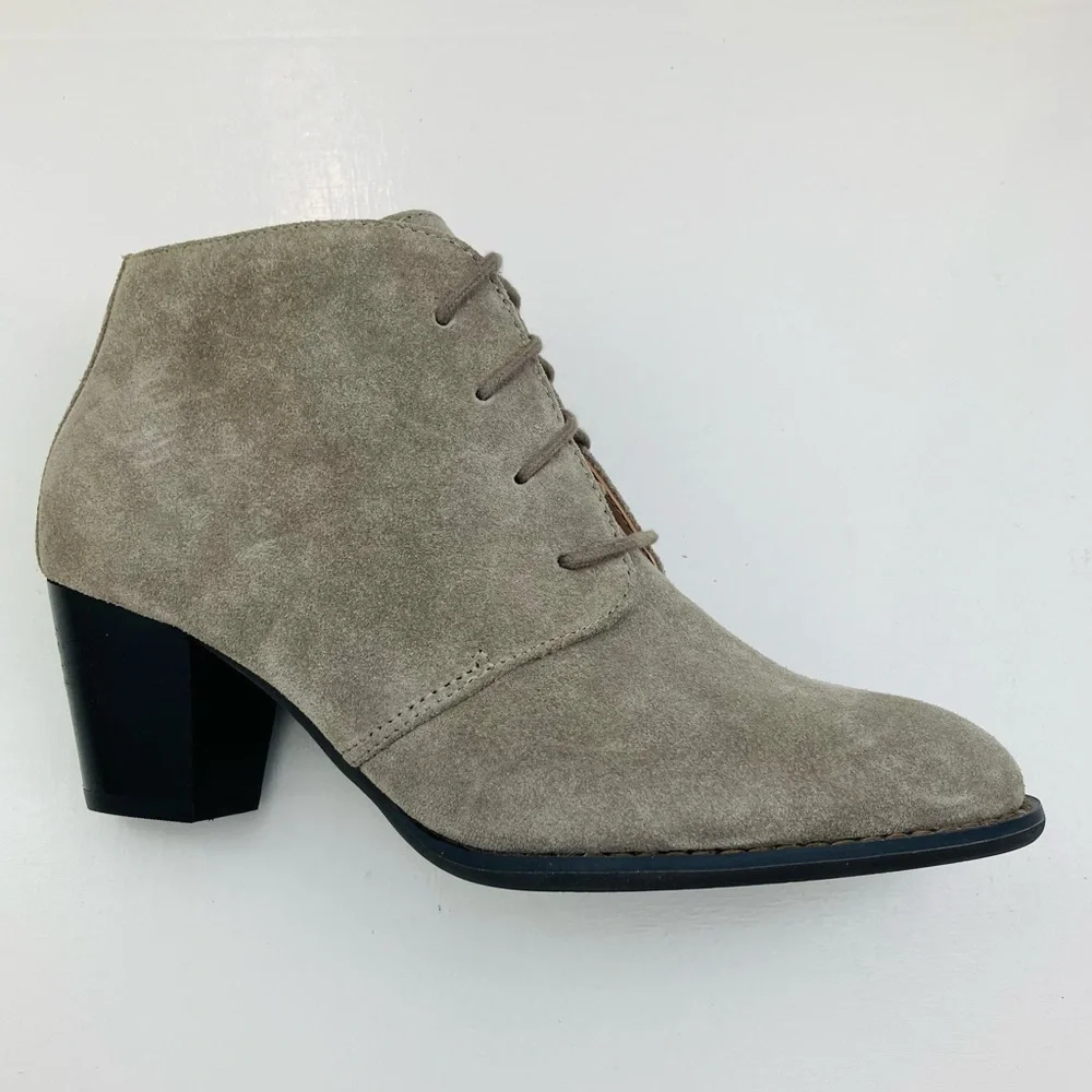 NWOT Vionic Zenda Ankle Boots